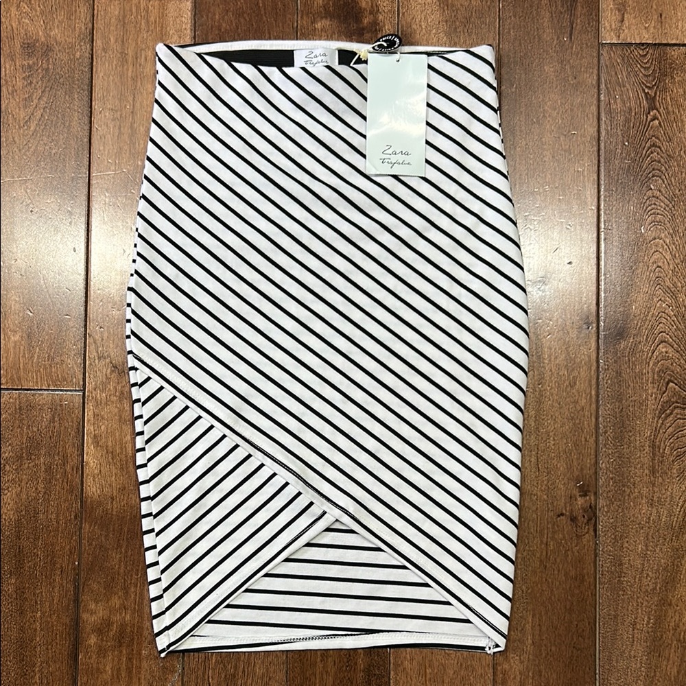 Zara - Women’s Trafaluc Black and White Striped Skirt- Size S